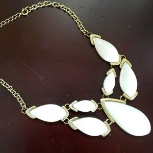 Reversible statement necklace